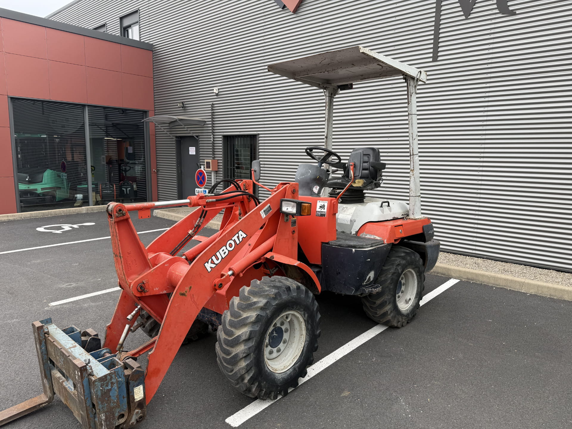 Chargeuse KUBOTA P420 – Image 2